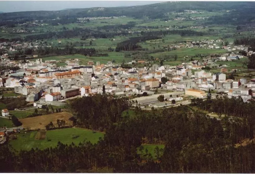 בית מלון כפרי Xallas