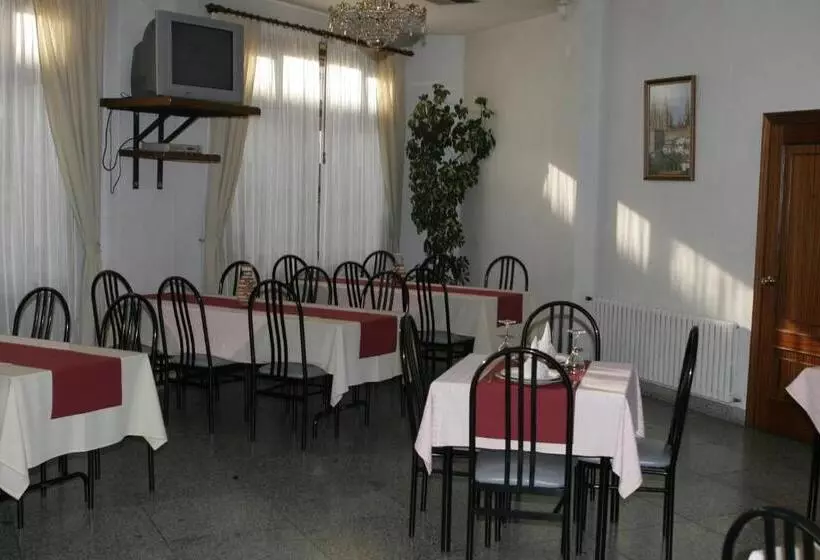 בית מלון כפרי Xallas