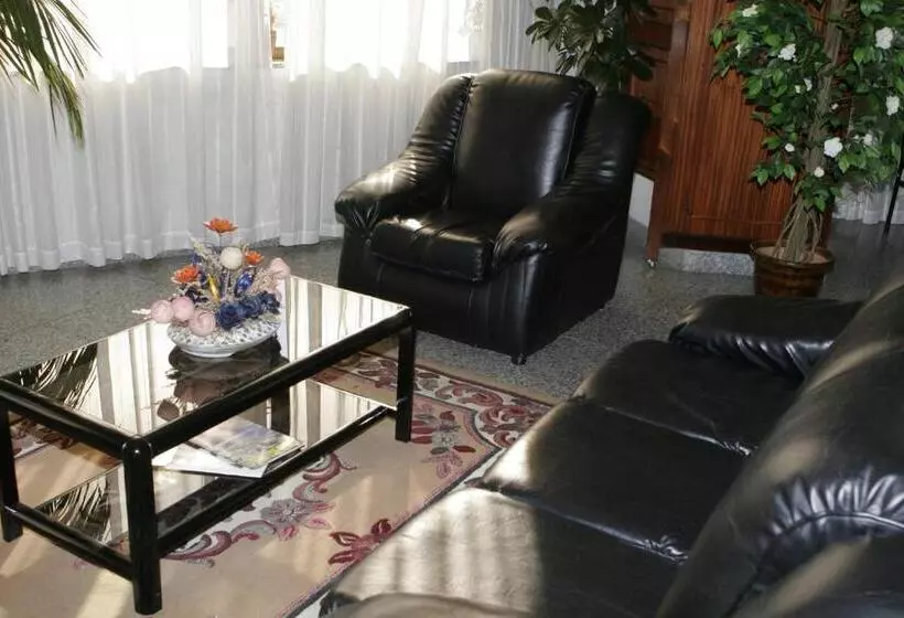 בית מלון כפרי Xallas