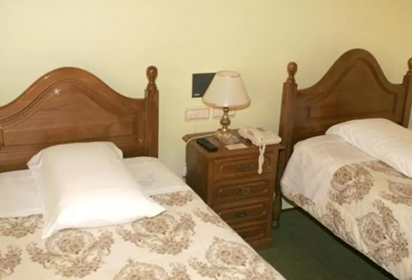 בית מלון כפרי Xallas