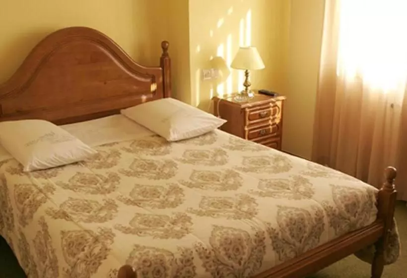 בית מלון כפרי Xallas