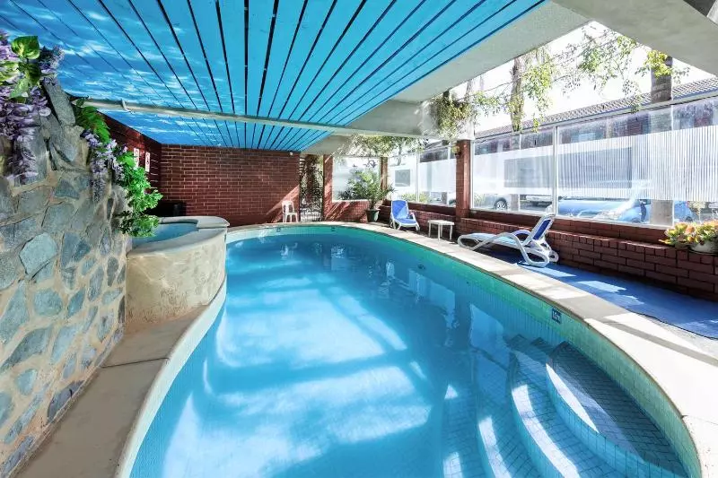 فندق Adelaide Granada Motor Inn