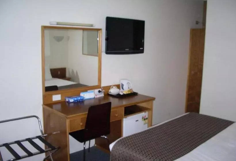 בית מלון כפרי Aviators Lodge