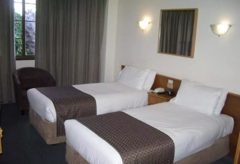 בית מלון כפרי Aviators Lodge