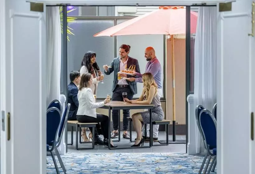 فندق Grand Chancellor Adelaide