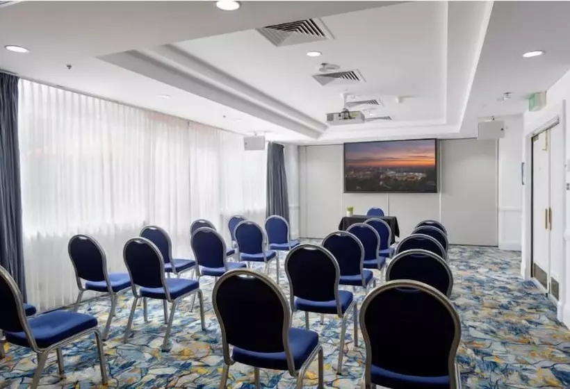 فندق Grand Chancellor Adelaide