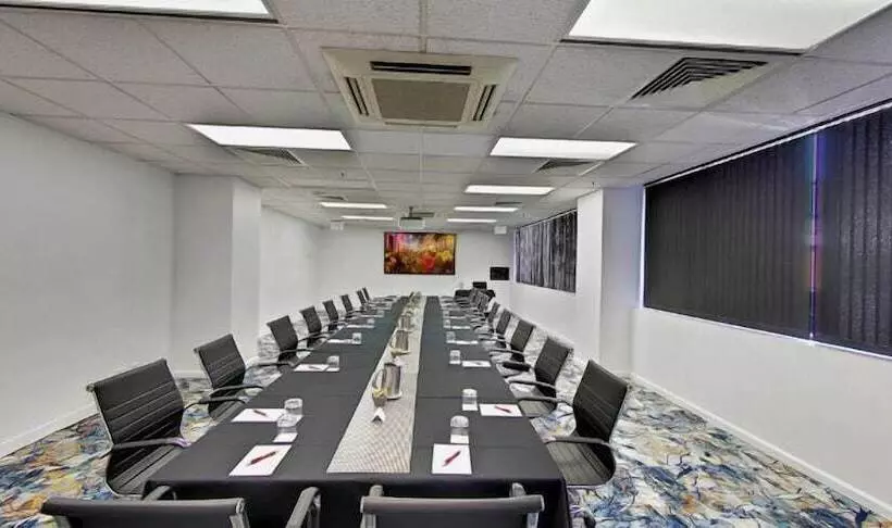 فندق Grand Chancellor Adelaide