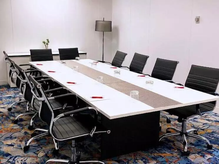 فندق Grand Chancellor Adelaide