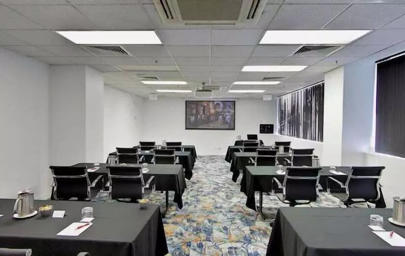 فندق Grand Chancellor Adelaide