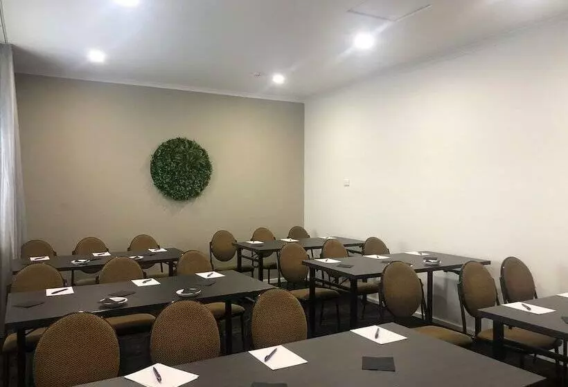 בית מלון כפרי Mercure Albury