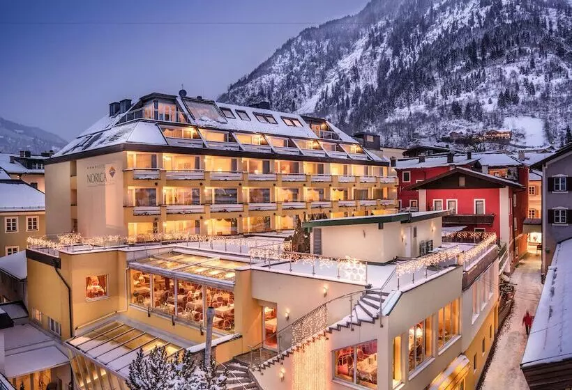 Norica   Thermenhotels Gastein Mit Dem Bademantel Direkt In Die Therme