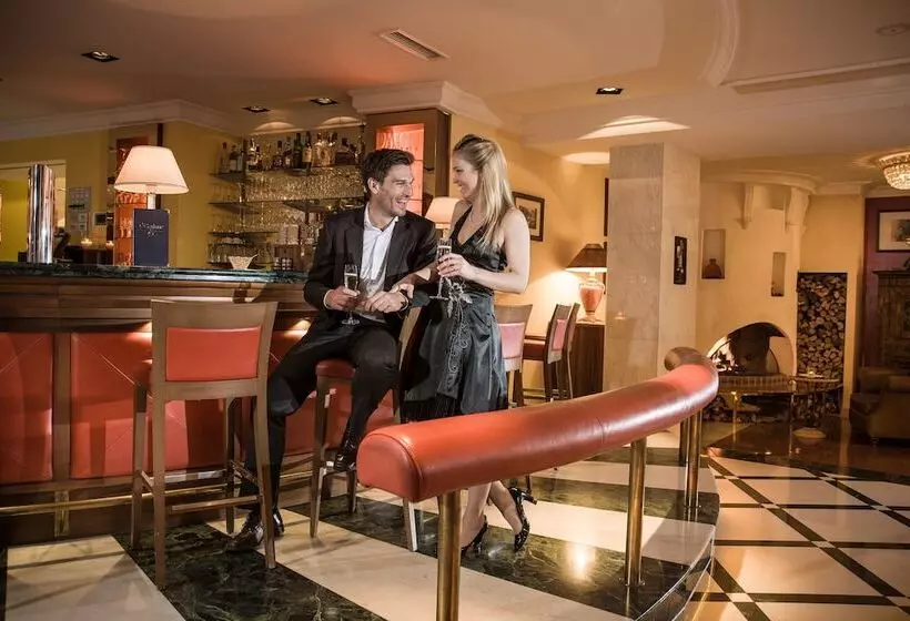 Norica   Thermenhotels Gastein Mit Dem Bademantel Direkt In Die Therme