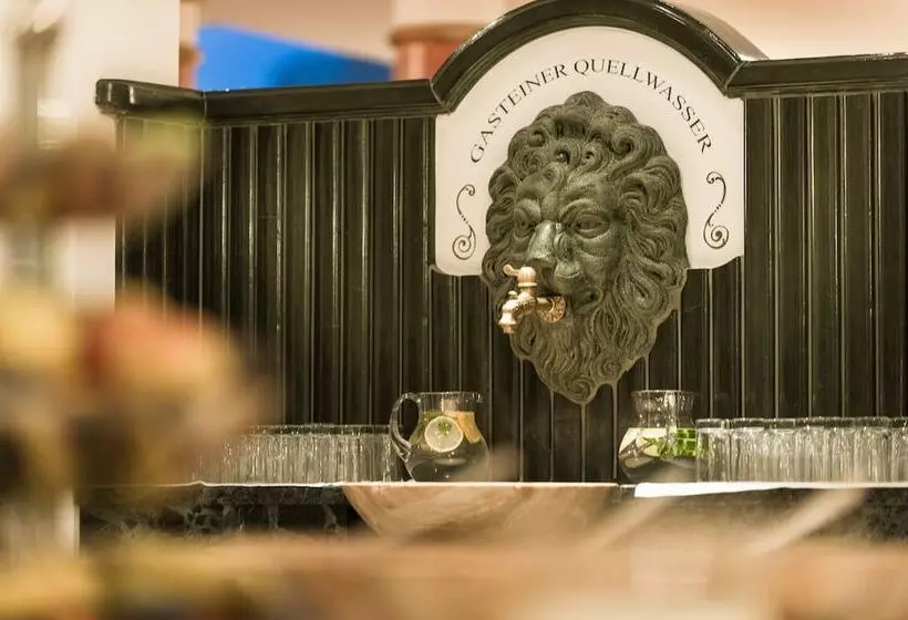 Norica   Thermenhotels Gastein Mit Dem Bademantel Direkt In Die Therme