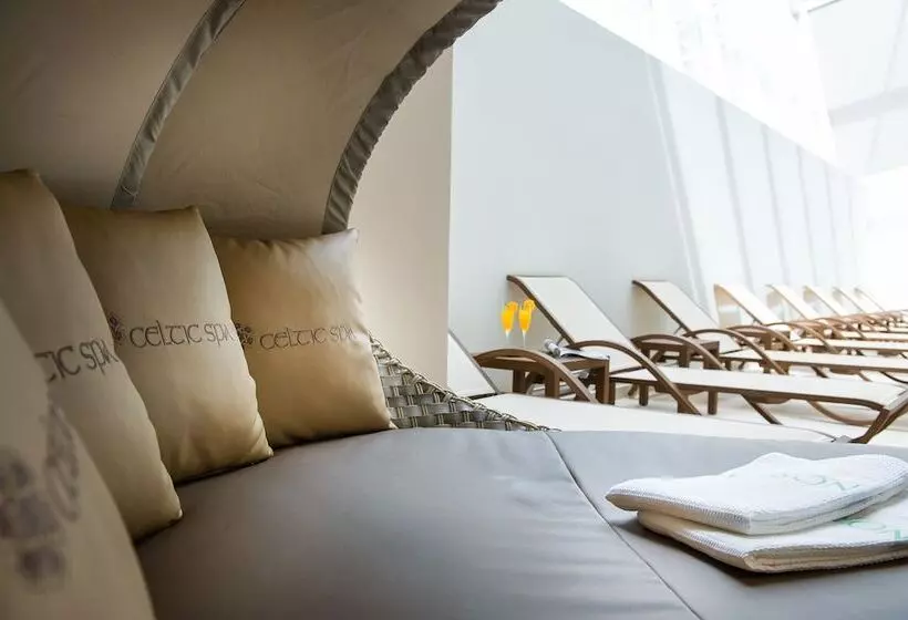 Norica   Thermenhotels Gastein Mit Dem Bademantel Direkt In Die Therme