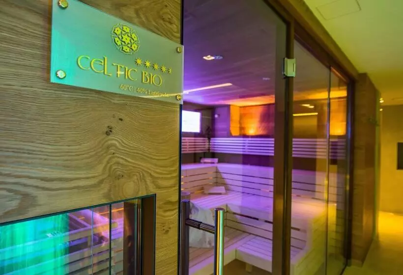 Norica   Thermenhotels Gastein Mit Dem Bademantel Direkt In Die Therme