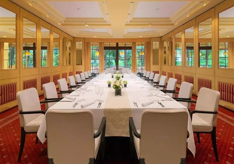 هتل Sheraton Grand Salzburg