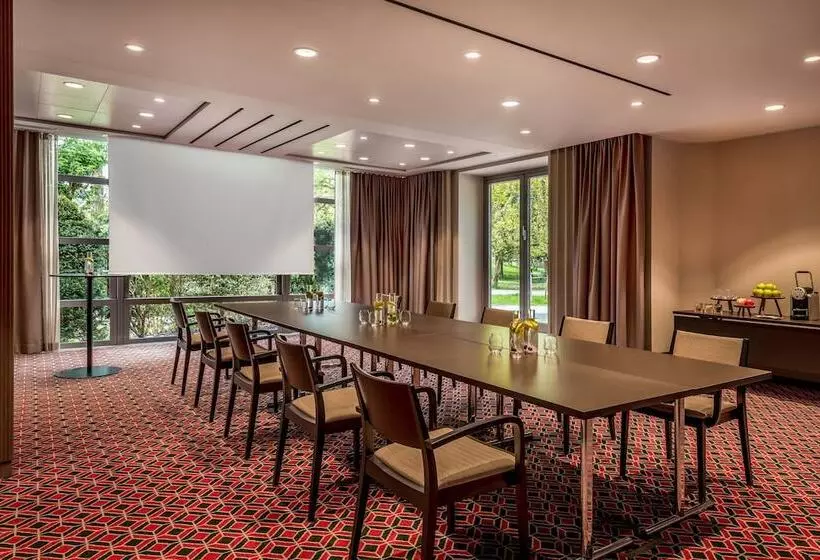 هتل Sheraton Grand Salzburg