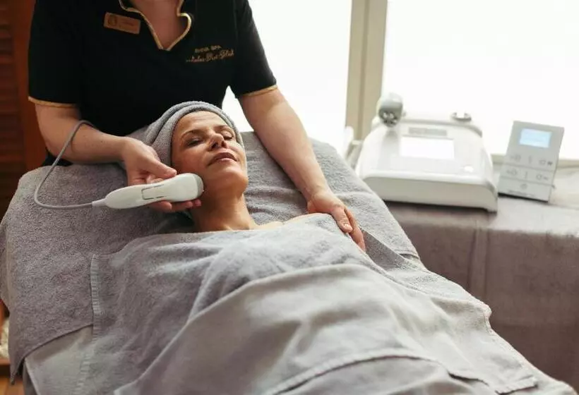 Wellnesshotel ...liebes Rot Flüh