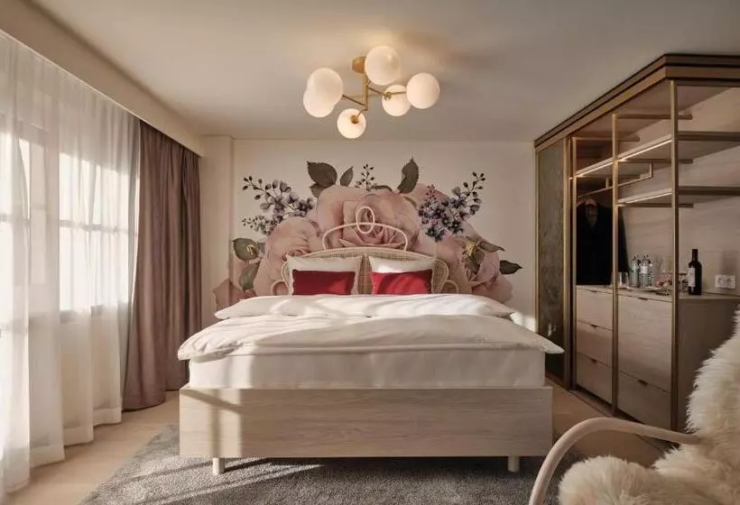 Wellnesshotel ...liebes Rot Flüh