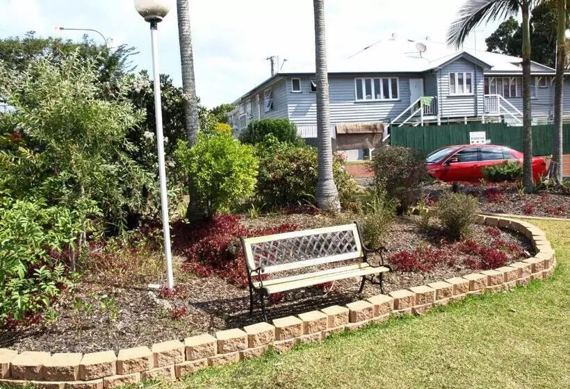 Lancaster Court Motel