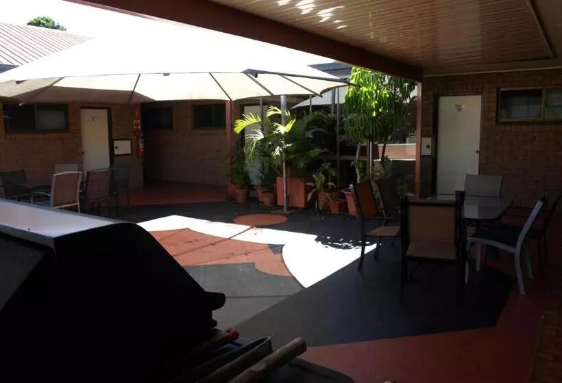 Lancaster Court Motel