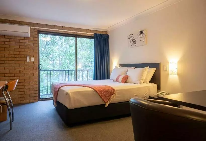 Airport Admiralty Motel