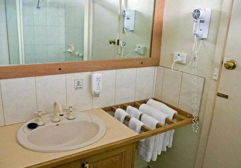 فندق Admiralty Inn