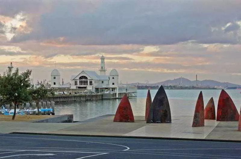 فندق Admiralty Inn