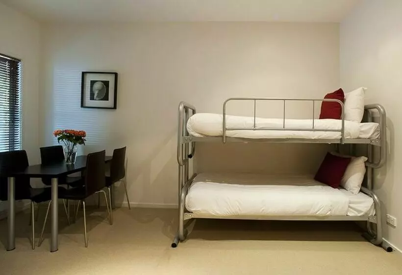 Отель Anchor at Cowes