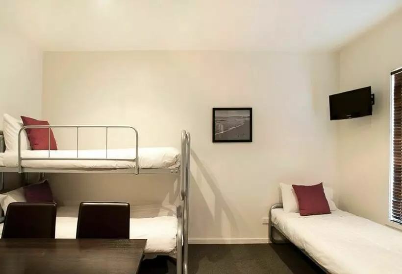 Отель Anchor at Cowes