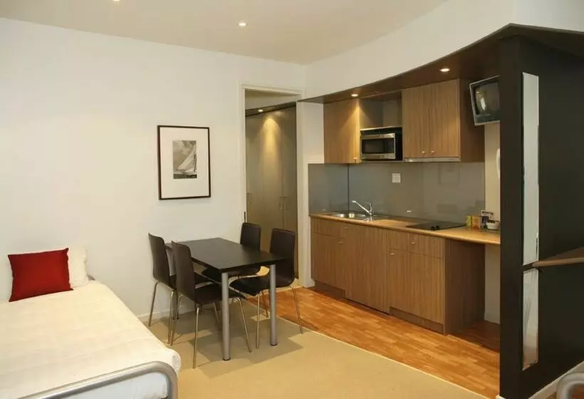 Отель Anchor at Cowes