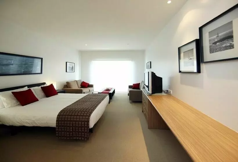 Отель Anchor at Cowes