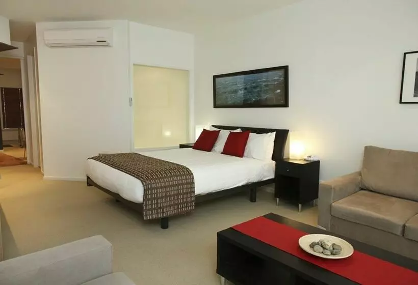 Отель Anchor at Cowes