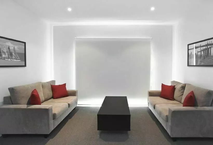 Отель Anchor at Cowes