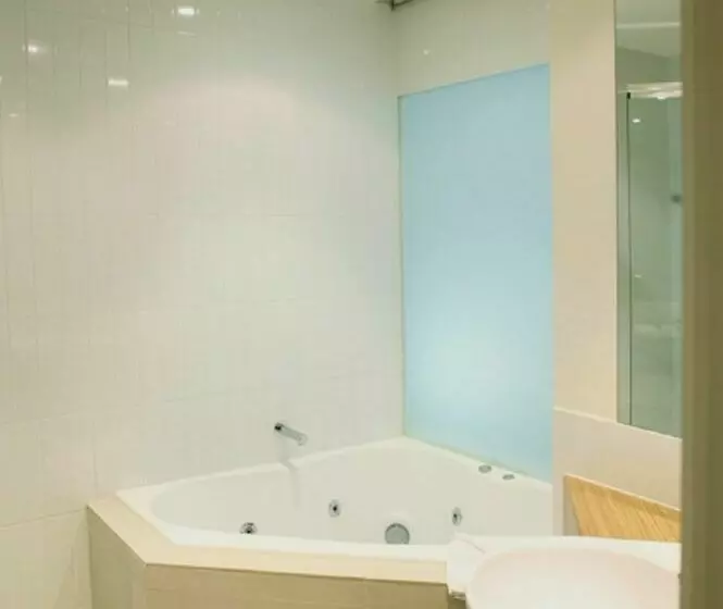 Отель Anchor at Cowes