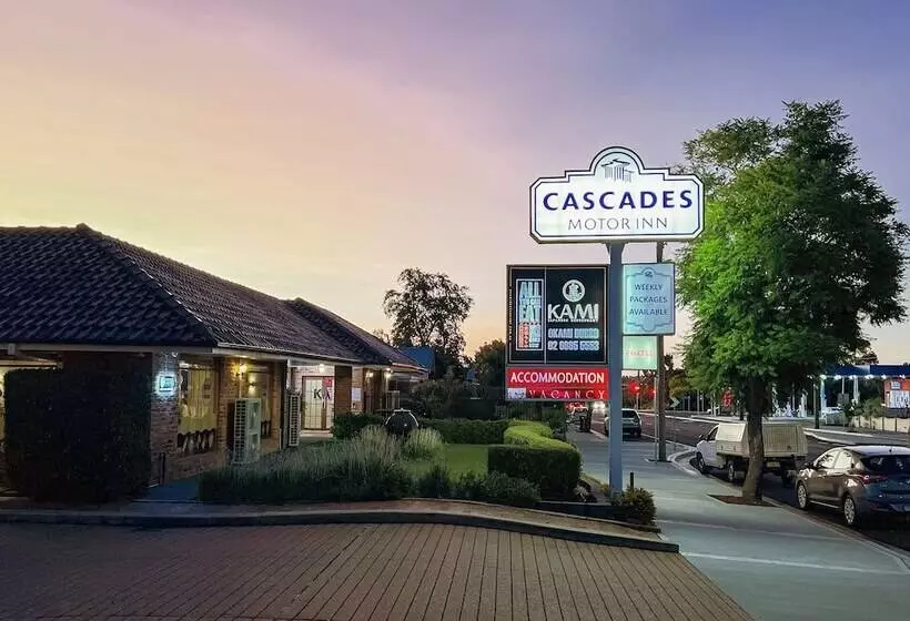 Hotel Cascades Motor Inn