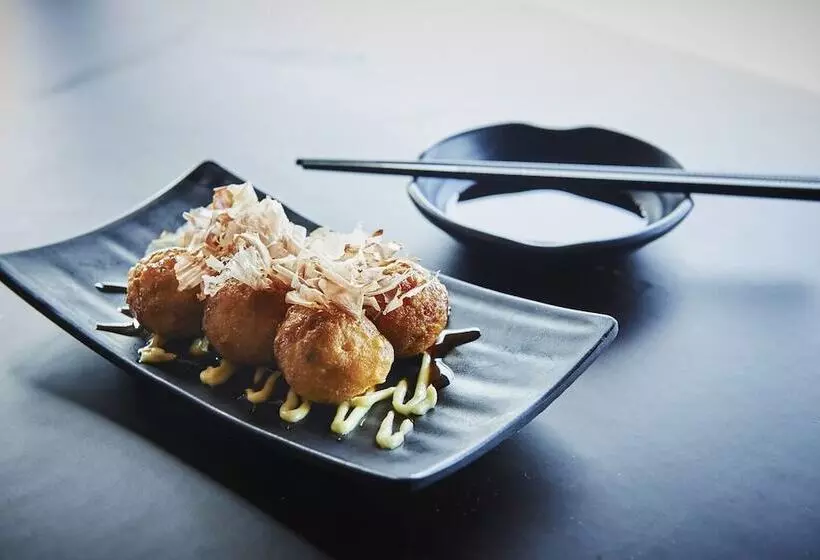 Hotel Cascades Motor Inn