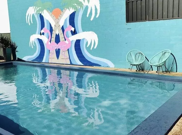 Hotel Cascades Motor Inn