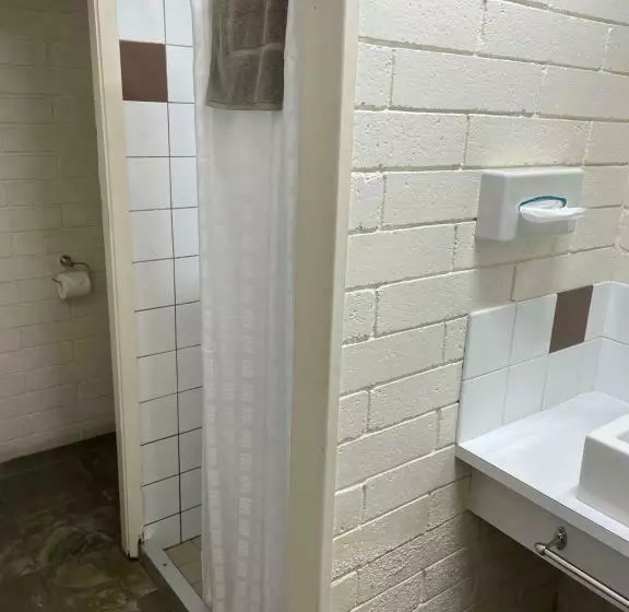 בית מלון כפרי Central Highlands Motor Inn