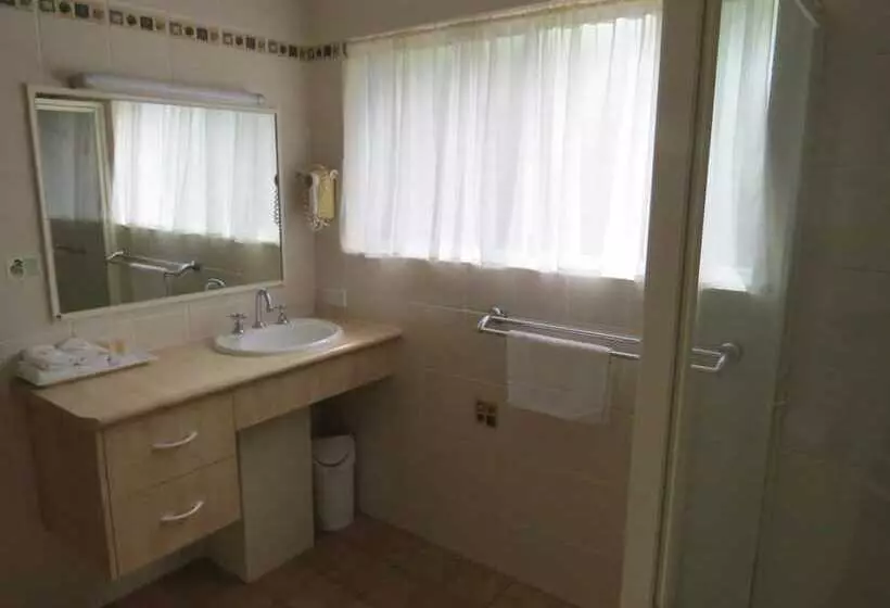 호텔 George Bass Motor Inn