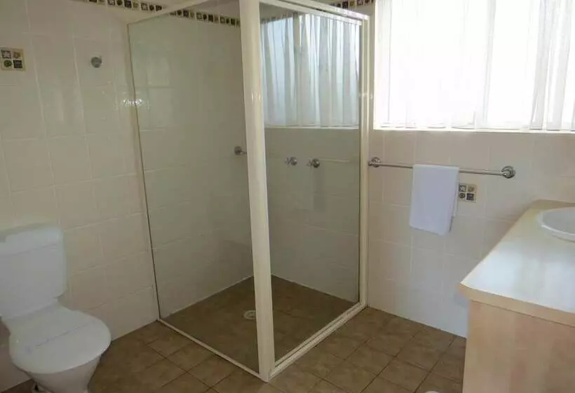 호텔 George Bass Motor Inn