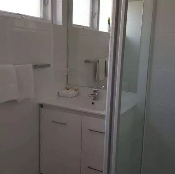 호텔 George Bass Motor Inn