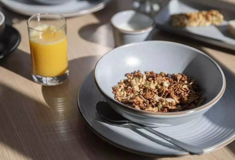 Отель Mercure Newcastle