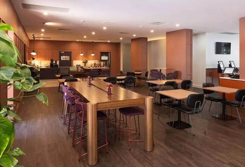 Отель Mercure Newcastle