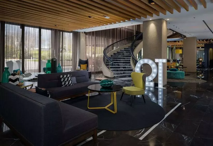 Otel Qt Canberra
