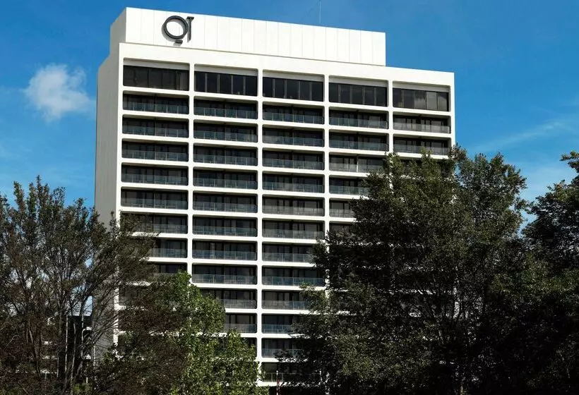 Otel Qt Canberra