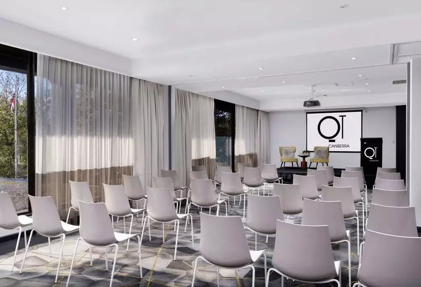 Otel Qt Canberra
