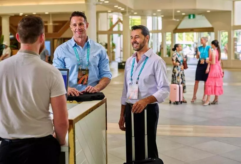 בית מלון כפרי Sheraton Grand Mirage Resort, Port Douglas