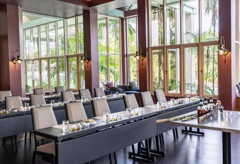 בית מלון כפרי Sheraton Grand Mirage Resort, Port Douglas