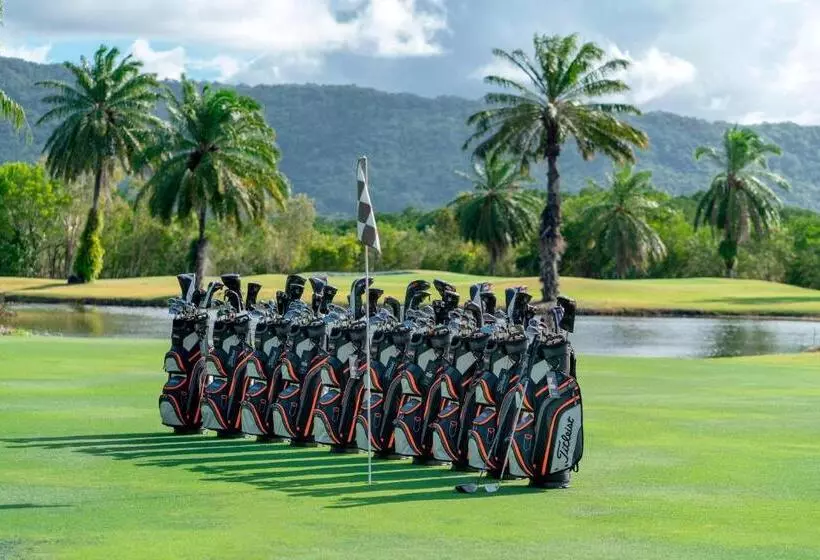 בית מלון כפרי Sheraton Grand Mirage Resort, Port Douglas